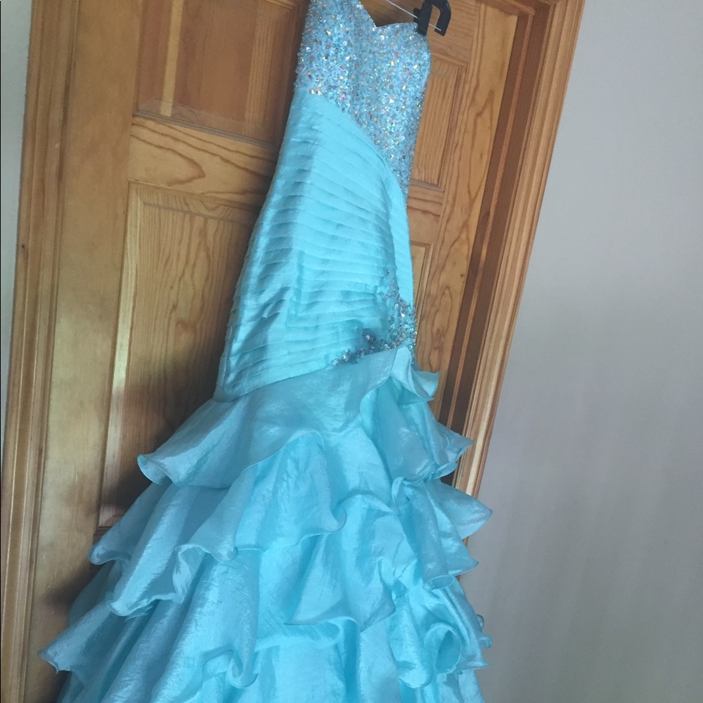 BLUE PROM DRESS - Picture 3 of 8